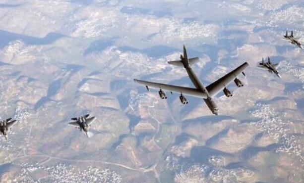 以色列战机护航美国B-52轰炸机进入中东新势力