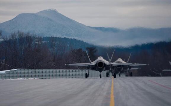 记者汇报:美国空军是否正在转而反对F-35