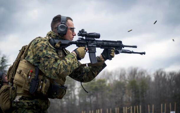 美国海军陆战队终极武器:遇见M27步兵自动步枪