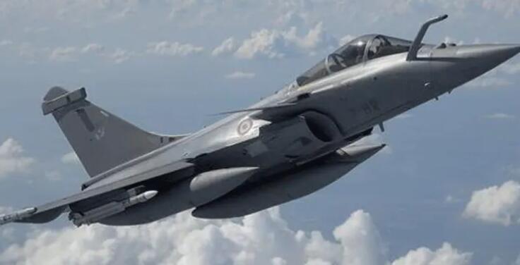 阿联酋空中加油后今天将再有3架阵风战斗机在印度降落
