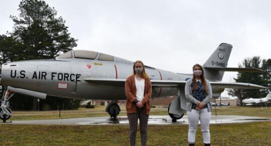 韦斯特菲尔德州立大学交流学生在空军第104战斗机联队实习