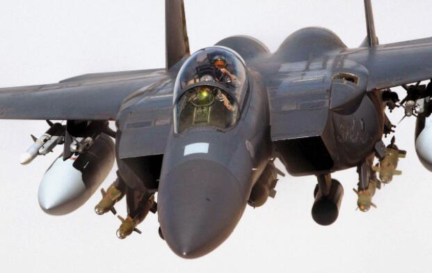美国的老式F-15战斗机令人惊讶