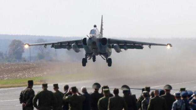 Su-25是俄罗斯对A-10疣猪的回应 它可以匹配其功能吗