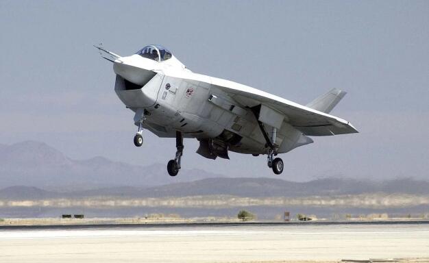 认识X-32战斗机:美国军方对F-35的替代