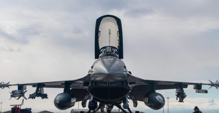 F-16战斗机仍可能飞入2070年代