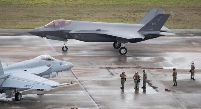 希尔空军基地战斗机中队研究墨西哥湾上空的战斗技能