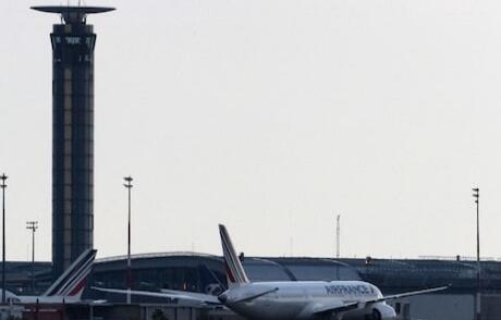 法航航班上的炸弹威胁导致安全恐慌 战斗机紧急救援