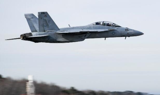 法戈海军陆战队F-18进行训练演习
