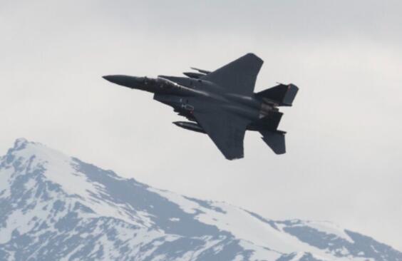 美国空军新型F-15EX战斗机参加阿拉斯加训练演习