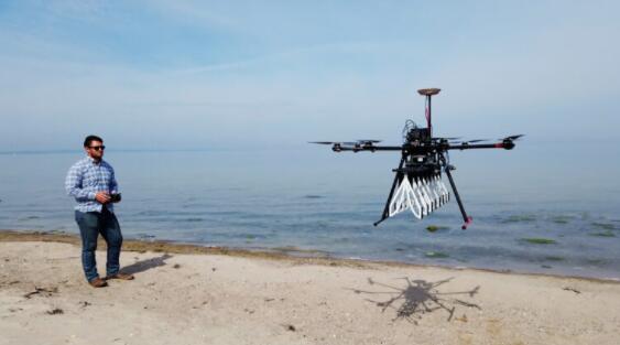 美国海军测试能够在浅水中探测水雷的无人机