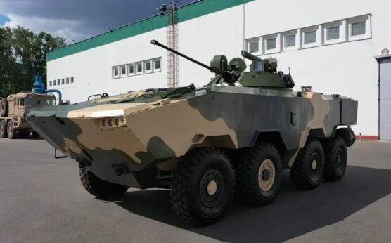 白俄罗斯推出新型装甲运兵车原型