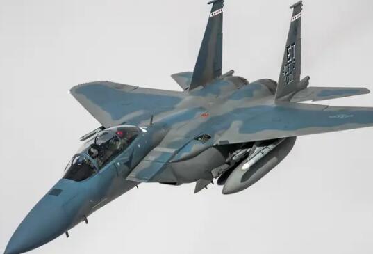 为什么美国不能开始建造更多的F-22战斗机
