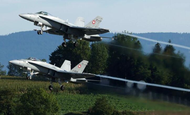 瑞士选择美国F-35喷气式飞机和爱国者导弹以满足防御需求