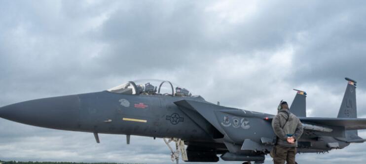Lakenheath F-15接管冰岛空中警务任务