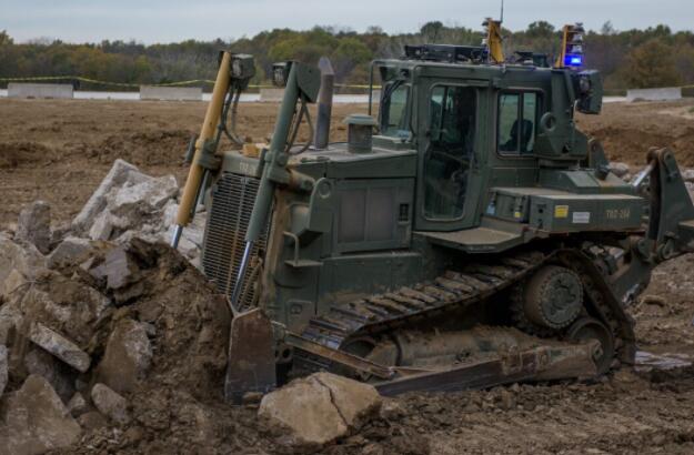 美国陆军授予履带式推土机价值3680万美元的合同