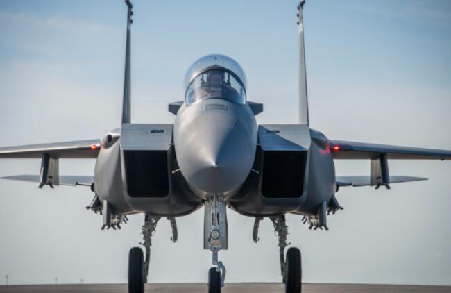 美国空军发布其最新型F-15EX战斗机的图像