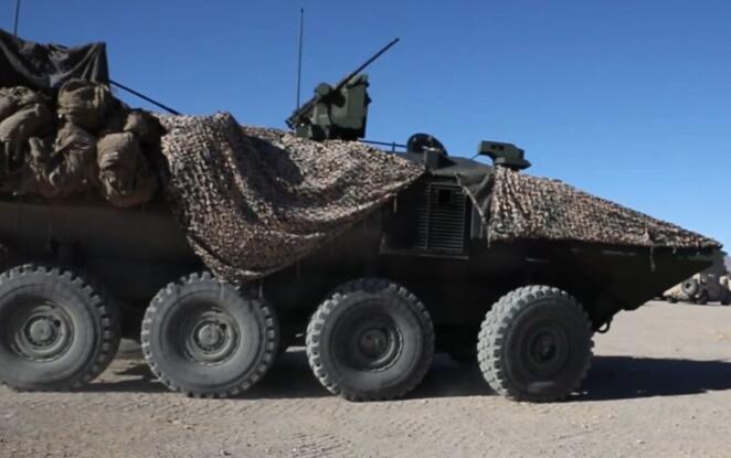 美国海军陆战队展示其新型两栖作战车辆的能力