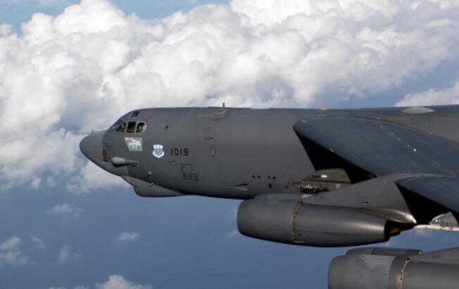 美国空军可能会驾驶B-52轰炸机超过100年