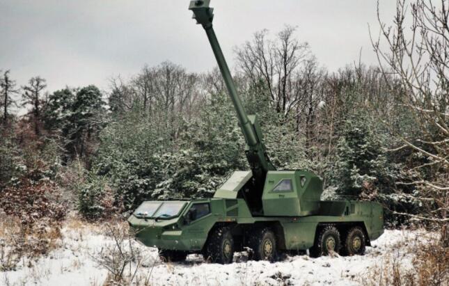  Excalibur Army推出新型155毫米轮式自行榴弹炮