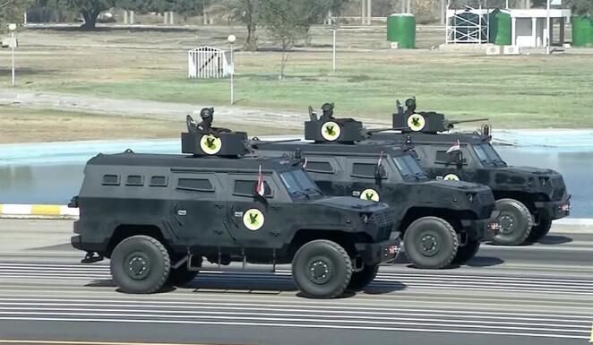 伊拉克阅兵式展示韩国制造的新型装甲车