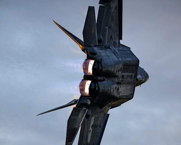 F-22猛禽展示了惊人的热后相机