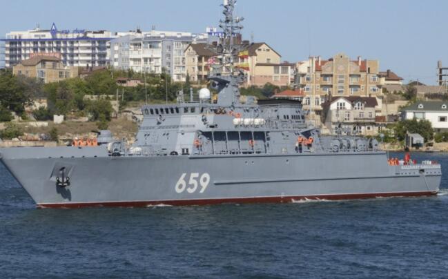 俄罗斯新军舰拥有世界上最大的玻璃钢船体和先进武器
