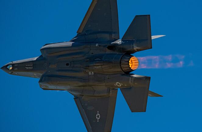 F-35A Lightning ll Banks显示底部和加力燃烧室