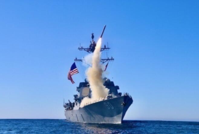 美国海军用最新战斧巡航导弹完成两次飞行测试