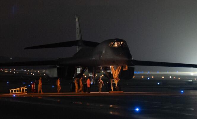 美国空军将B-1B Lancer轰炸机送回关岛