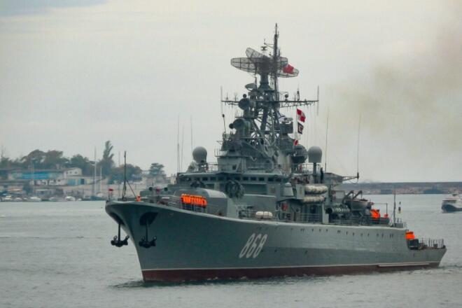 俄罗斯举行大规模海军演习以炫耀其火力