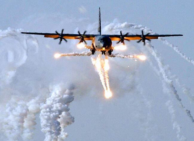 美国海军C-130获得新轮子 碳刹车可持续2000次着陆