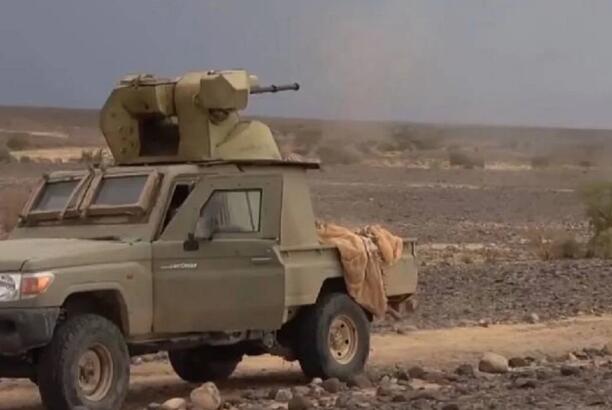 也门的胡塞武装用30毫米大炮制造了疯狂的皮卡