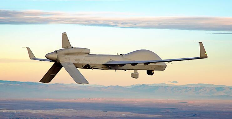 美国陆军使用新的与更自主的控制软件测试灰鹰无人机