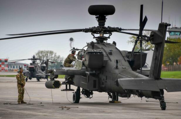 波音公司为 AH-64D/E Apache 支持筹集了 2400 万美元