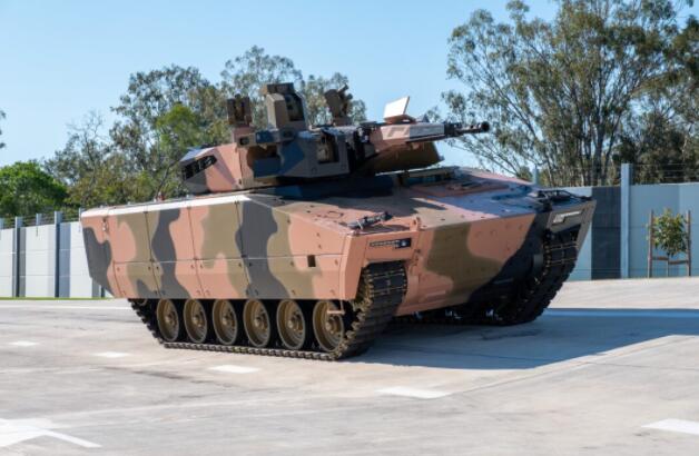 莱茵金属公司推出首款澳大利亚山猫 KF41 战车