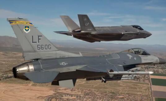 美国空军正在削减其战斗机部队 这是它想要打未来战争的4架喷气式飞机