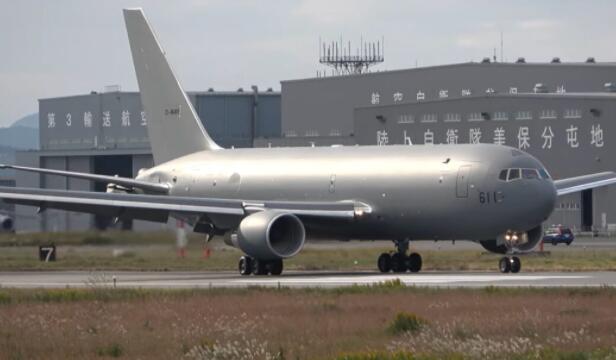 首架日本 KC-46 Pegasus 飞机抵达本土