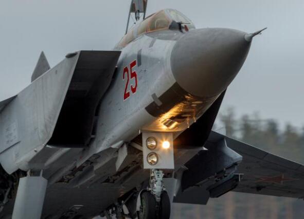 部署在俄罗斯最东端城市的MiG-31战斗机15分钟内抵达美国