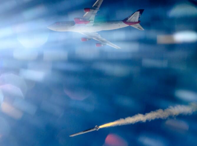 从英国皇家空军飞行员的惊人视角观看维珍轨道卫星发射