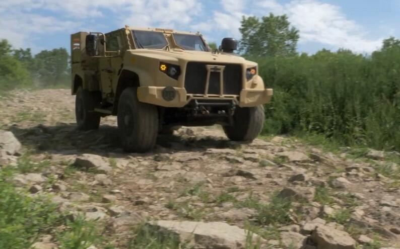 Oshkosh Defense推出其首款混合动力JLTV