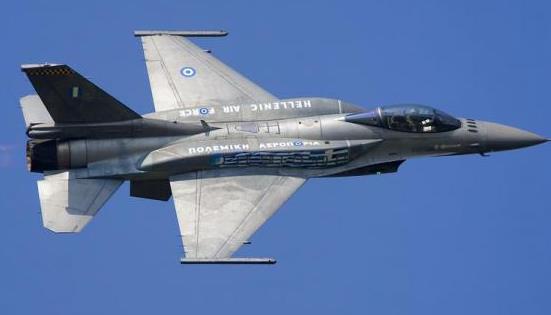 土耳其空军的飞机非法入侵希腊凌空而被幻影2000拦截