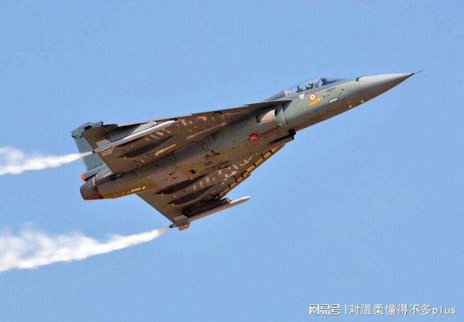 
中国歼-20隐形战斗机：印度抱住了俄罗斯抛来
