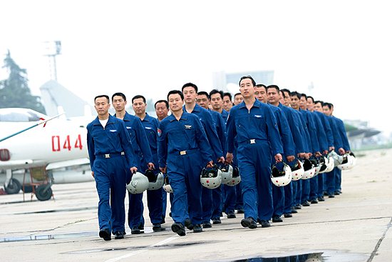 
他是中国挚爱蓝天，飞机数量超过20种，为祖国航空事业奋斗终身