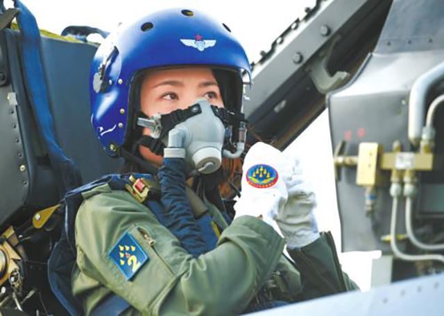 弹射飞机怎么让飞机飞好_电影火狐中mig-31飞机弹射飞行员_飞机飞行中可以打开安全门吗?