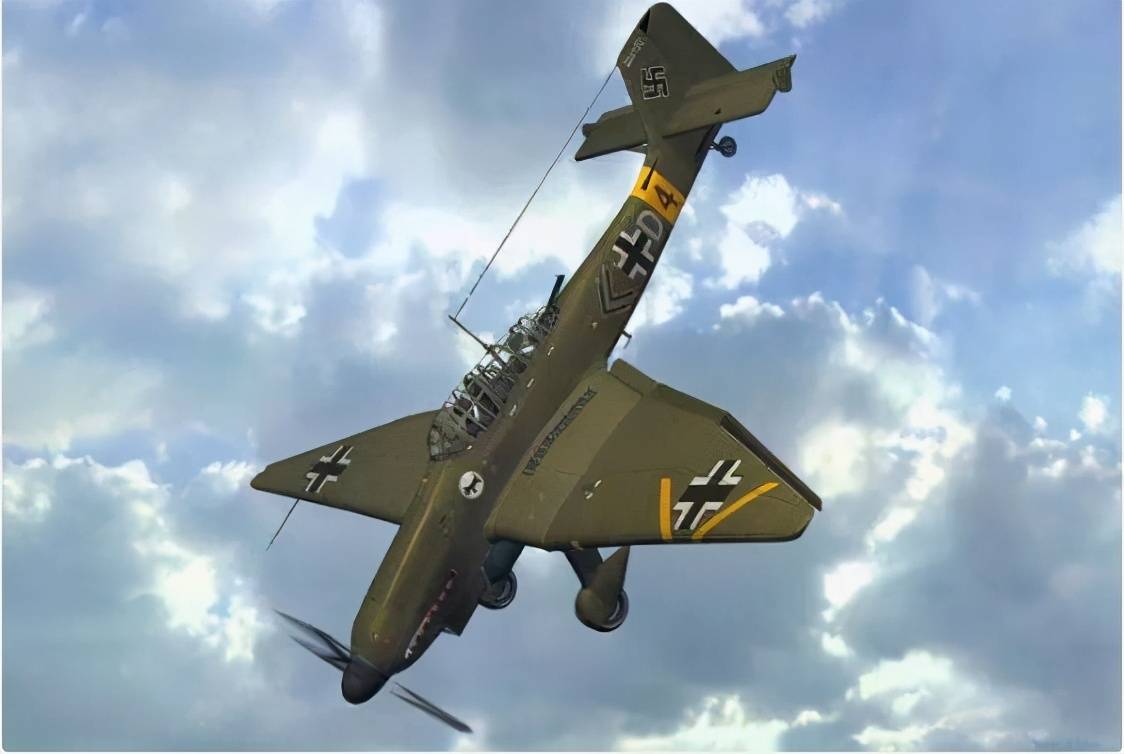 1936年9月8日英国空军部颁布P.13/36技术规格