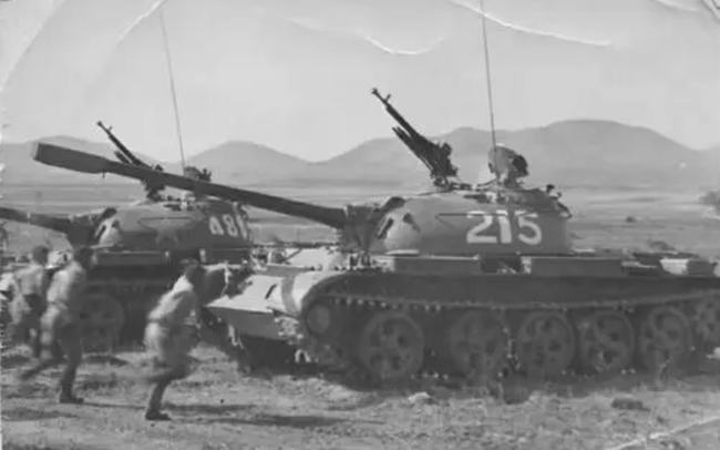 朝鲜战场上的51式反坦克火箭筒源自源自作战后