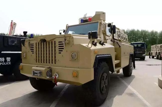 中国特种突击车_中国伊尔76伞兵突击车_特种突击车