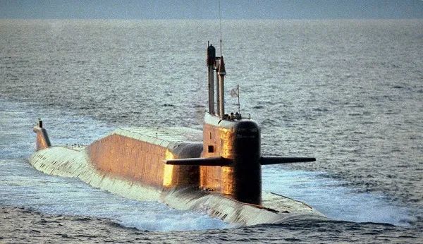 英国无畏级战略核潜艇_032潜艇对比基洛级潜艇_英国无畏级核潜艇