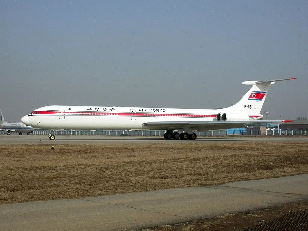 中国记者体验高丽航空所有机型在平壤市香山郡间飞行