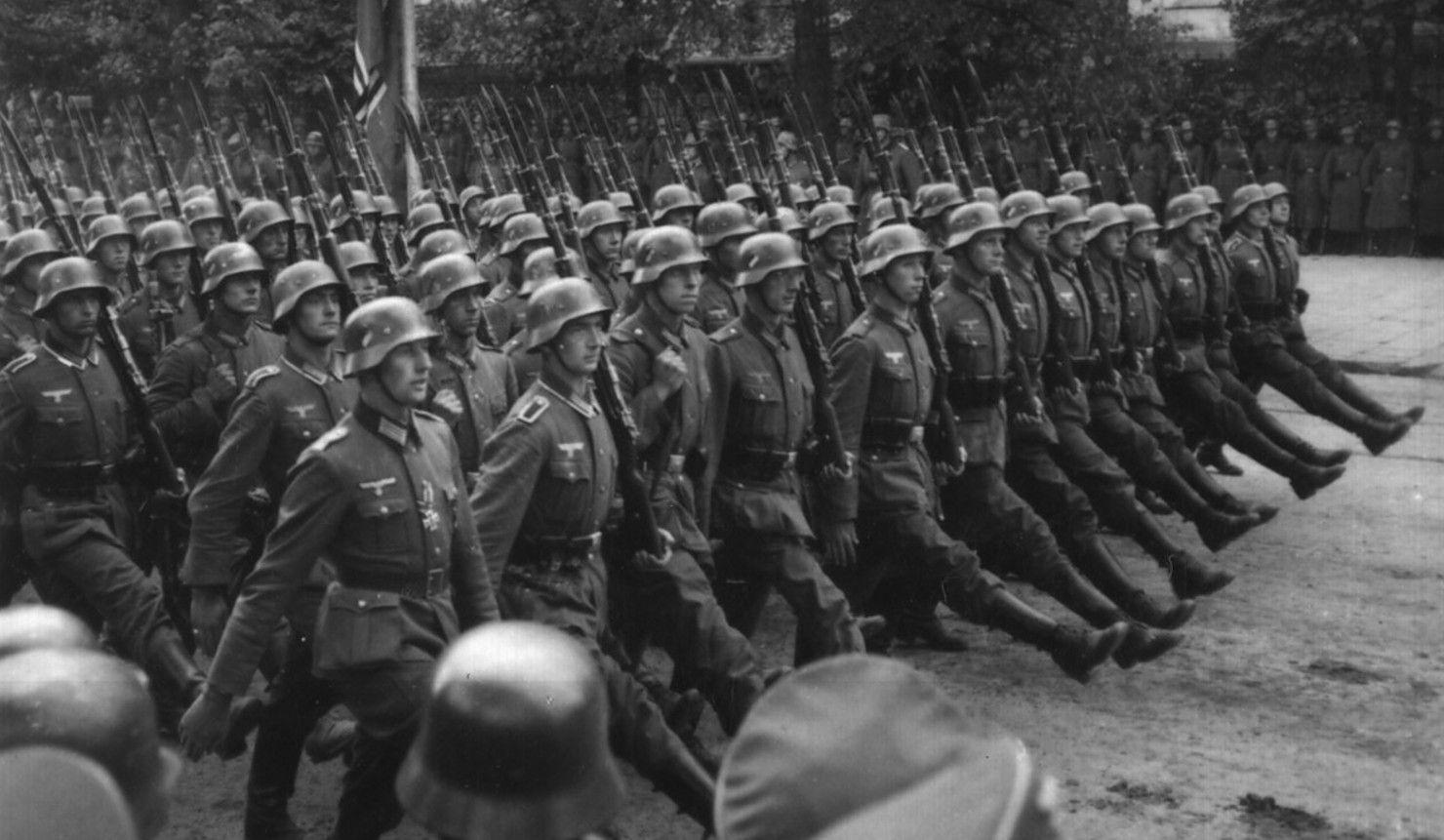前苏联行军战争照片_苏联二战歌曲神圣的战争_苏联德国战争像神族虫族
